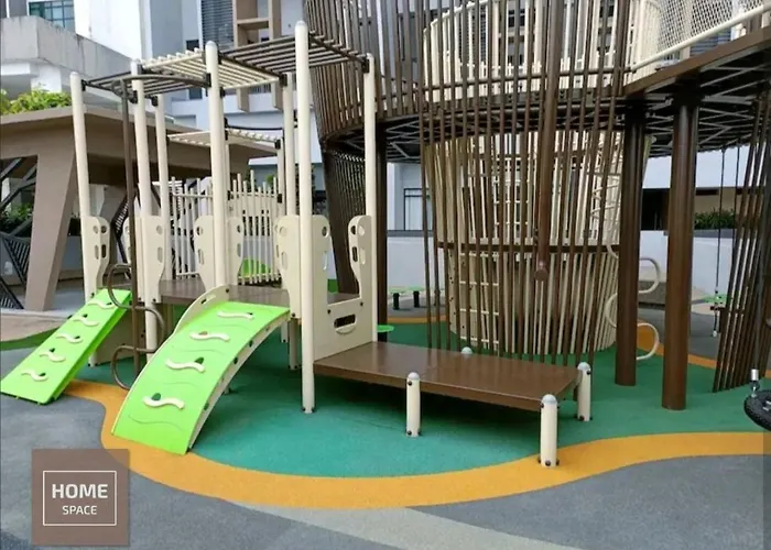 Cosy Sky Tree 5 Min Walk To Aeon Bukit Indah Jb Legoland Exclusive Room Suite By Homespace