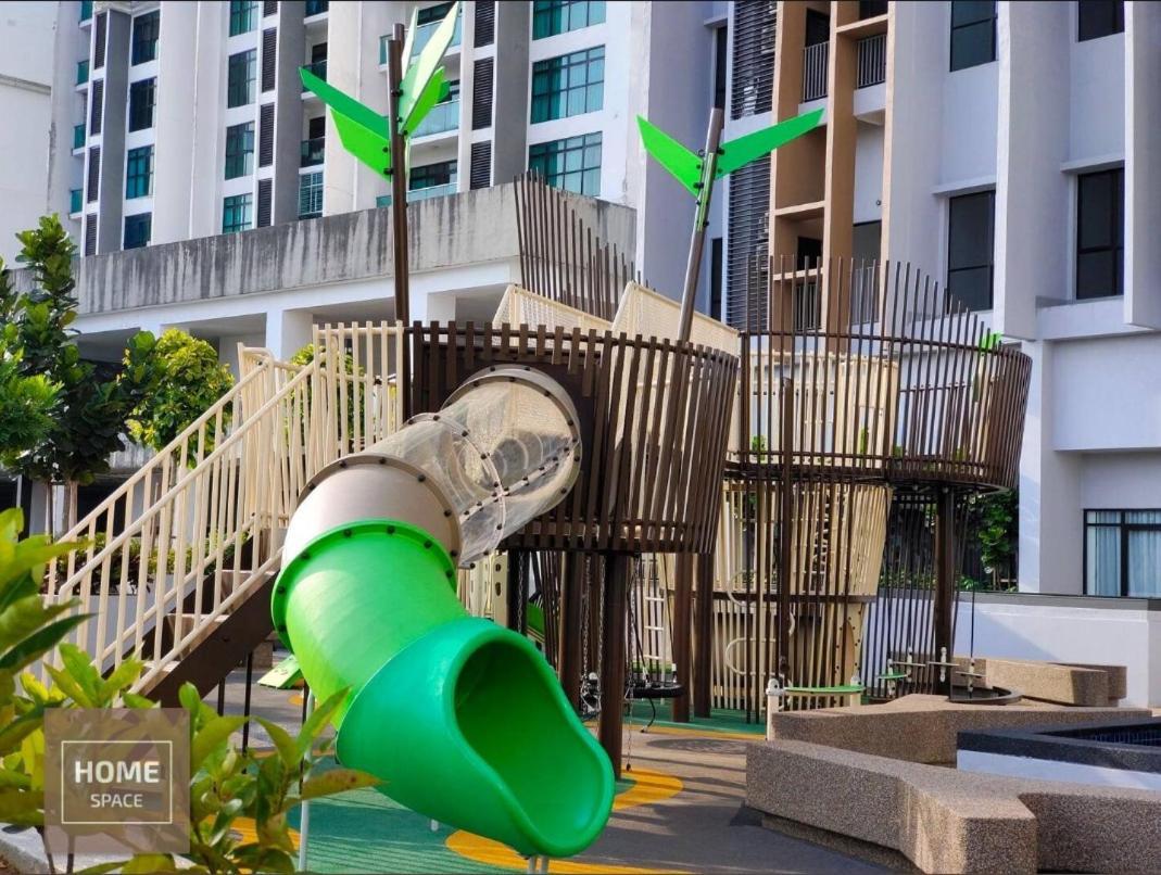 Cosy Sky Tree 5 Min Walk To Aeon Bukit Indah Jb Legoland Exclusive By Homespace