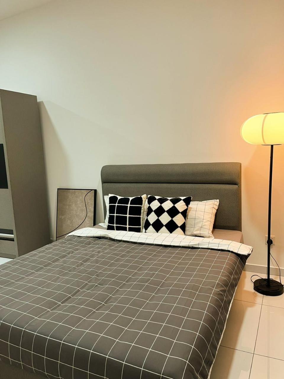 Cosy Sky Tree 5 Min Walk To Aeon Bukit Indah Jb Legoland Exclusive By Homespace Apartment *